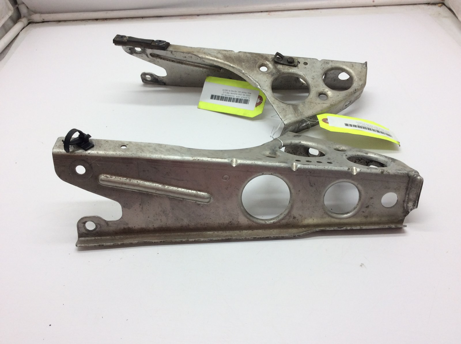 2000 Ski-Doo Right and Left Hand Belly Pan Support - Image 3