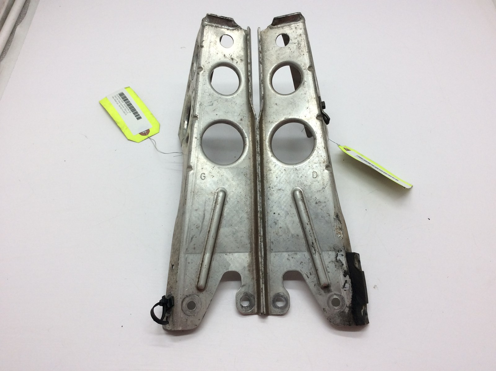 2000 Ski-Doo Right and Left Hand Belly Pan Support - Image 5