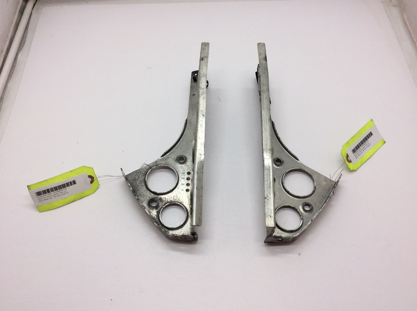 2000 Ski-Doo Right and Left Hand Belly Pan Support