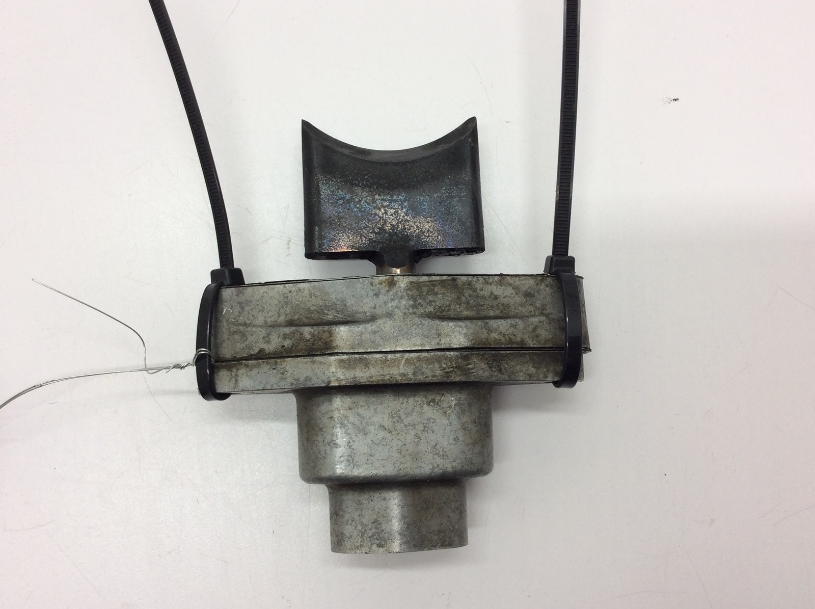 2004 Arctic Cat Exhaust Valve Cover - Image 2