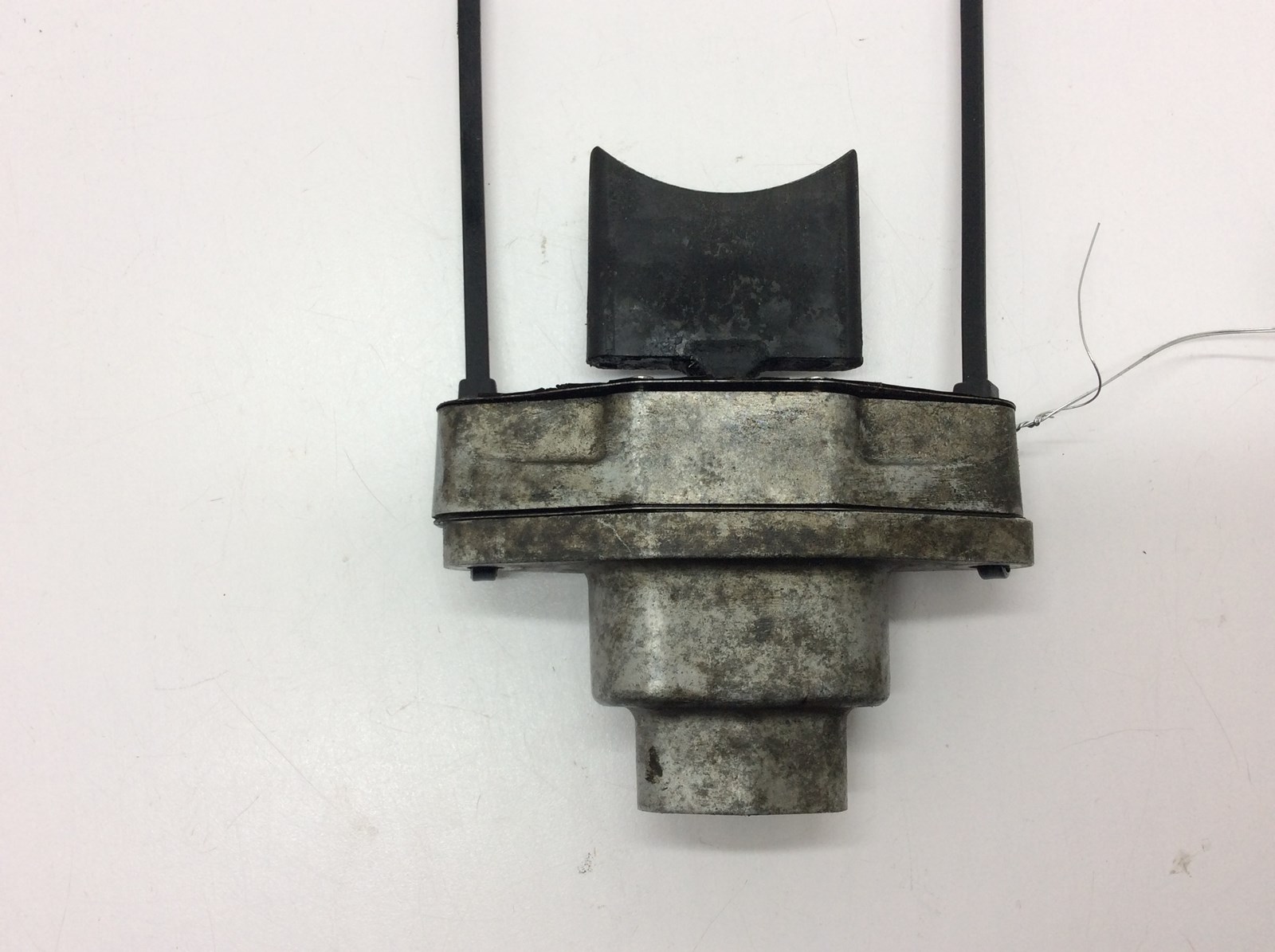 2004 Arctic Cat Exhaust Valve Cover - Image 5