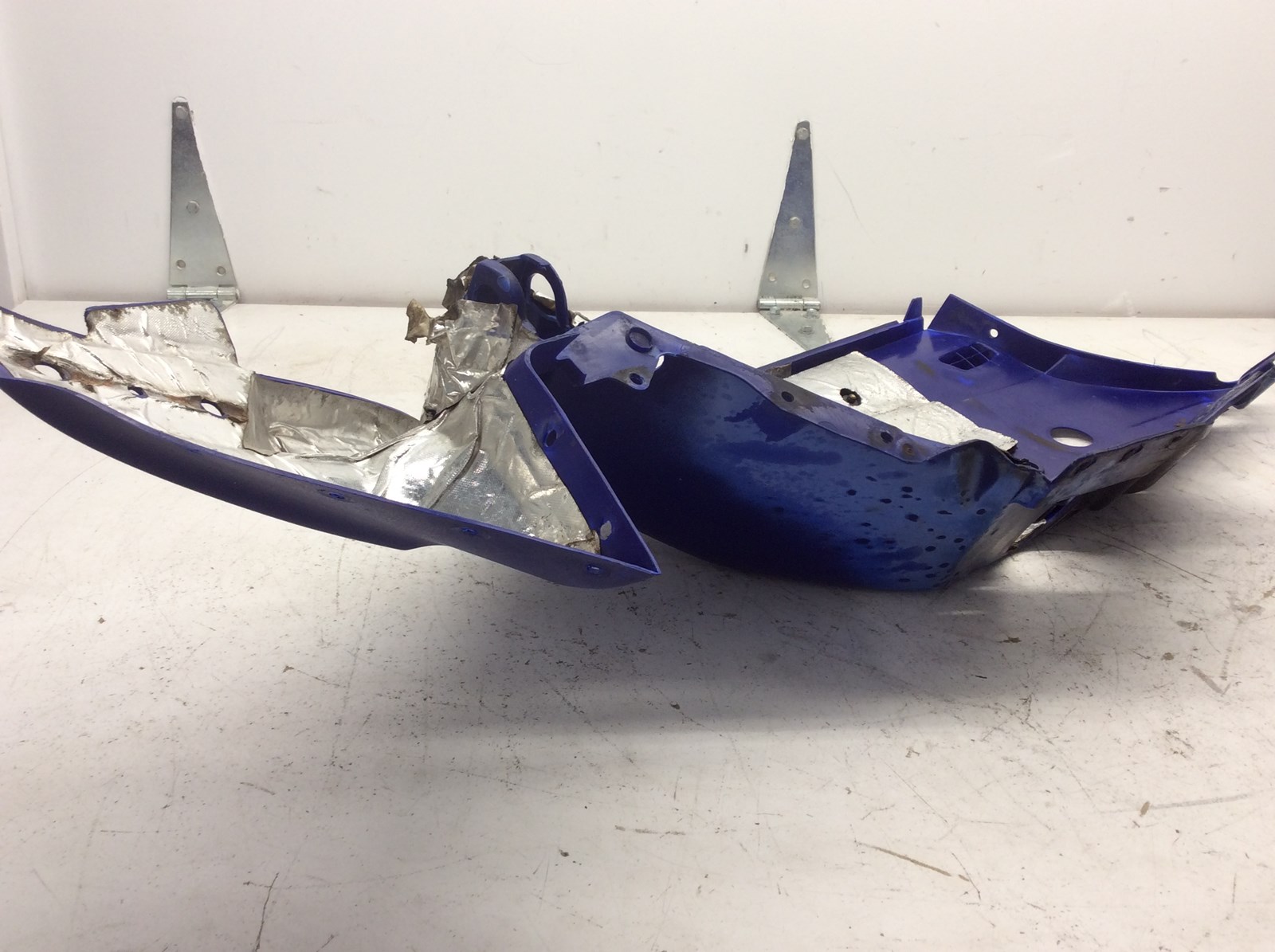 2001 Yamaha RH Belly Pan - Image 5