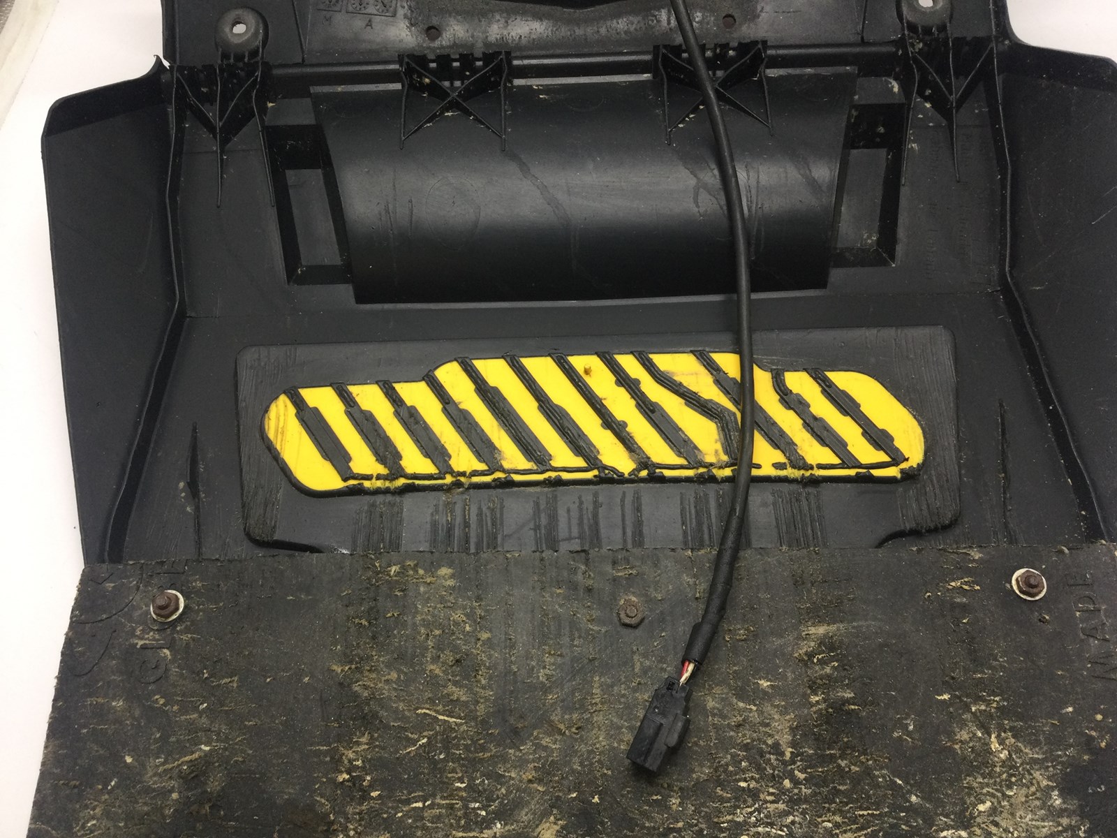 2011 Ski-Doo Snow Flap - Image 4