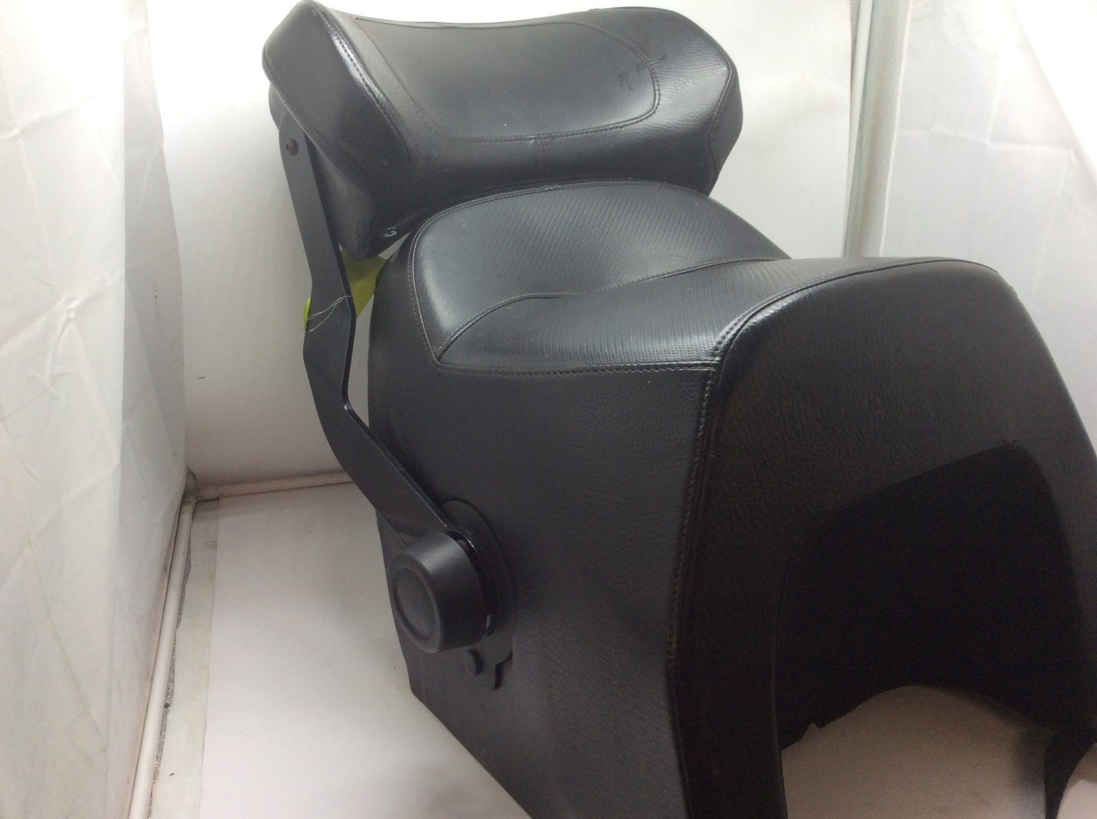 2005 Ski-Doo Passenger seat - Image 2