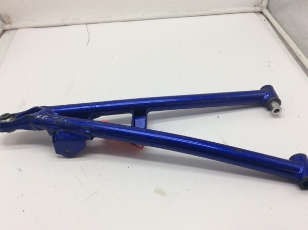 2009 Yamaha lower right a-arm - Image 5