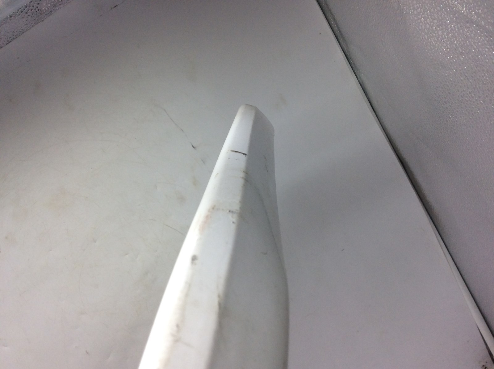 2014 Yamaha rear bumper, white - Image 4