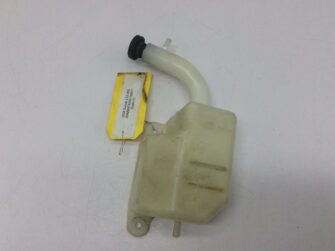 2004 Suzuki Reservor Tank assembly