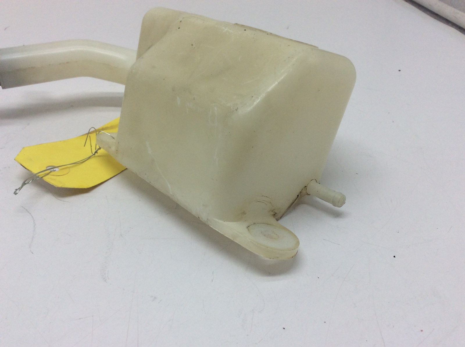 2004 Suzuki Reservor Tank assembly - Image 5