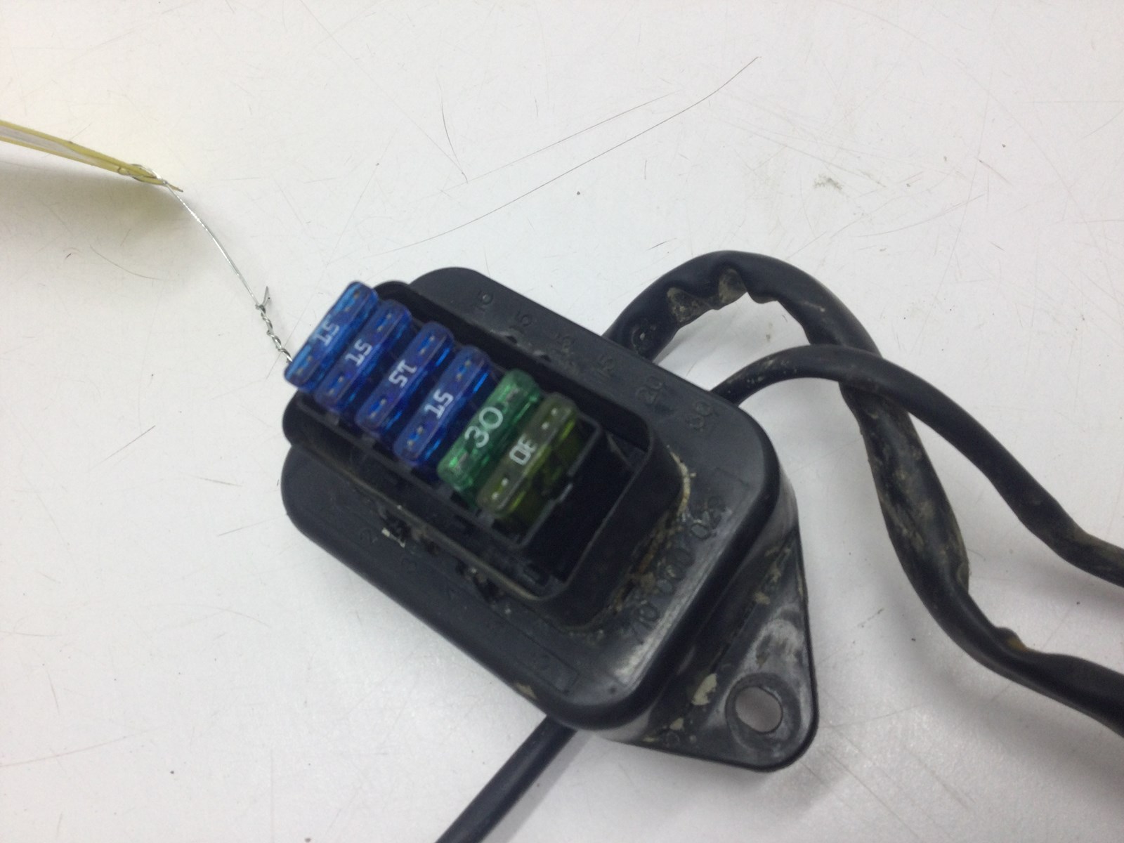 2004 Bombardier Fuse Holder - Image 2