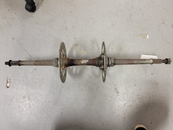 1986 Polaris Rear Axle with Rear Hub - Image 2