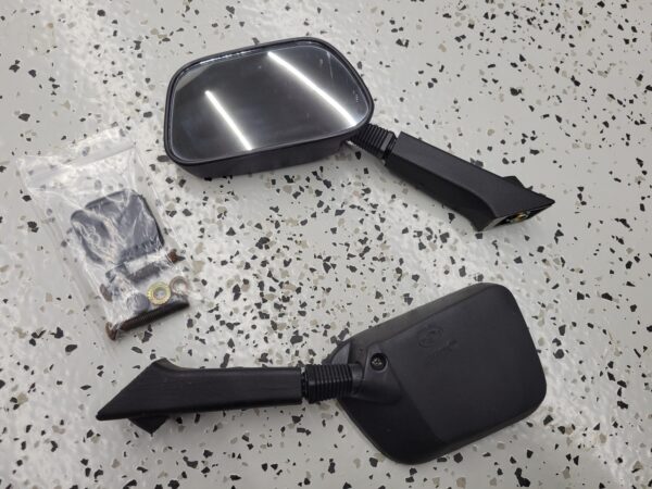 Folding Windshield with Mirrors for Teryx - Image 3