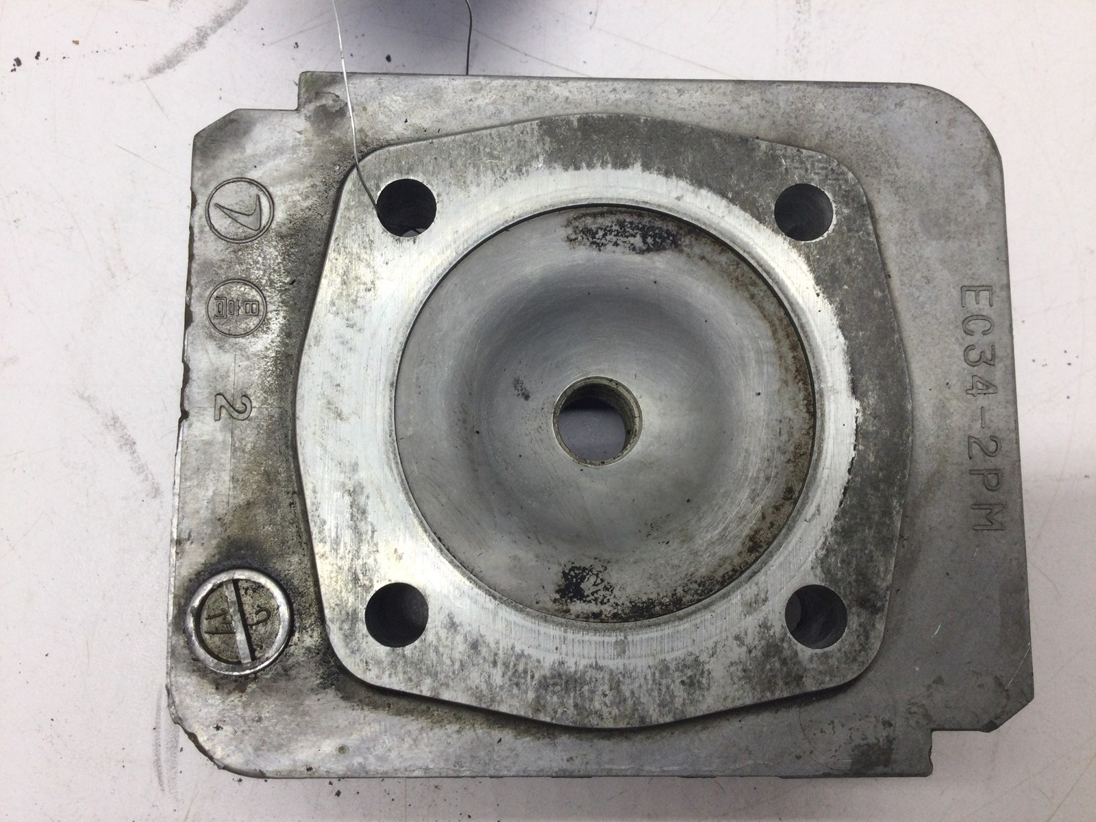 1996 Polaris Cylinder Head - Image 4