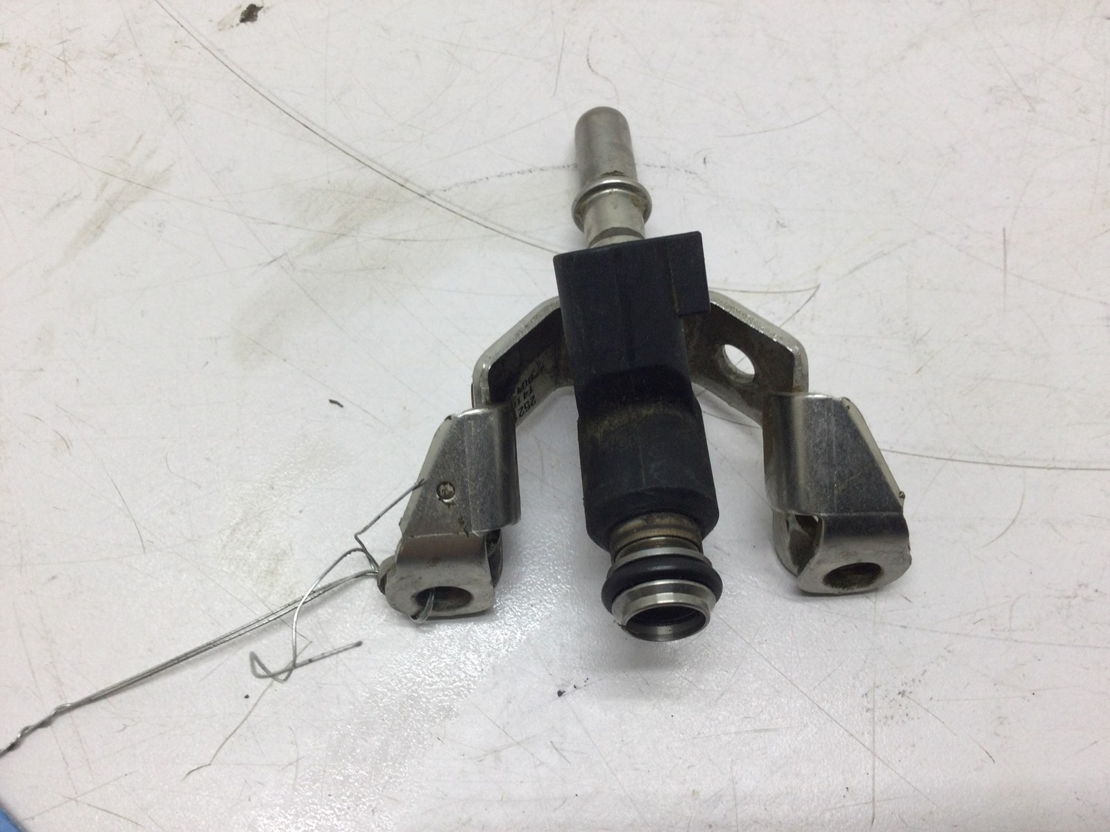 2015 Polaris Fuel Rail w/ Injector - fits Sportsman Ace 325 - Image 2