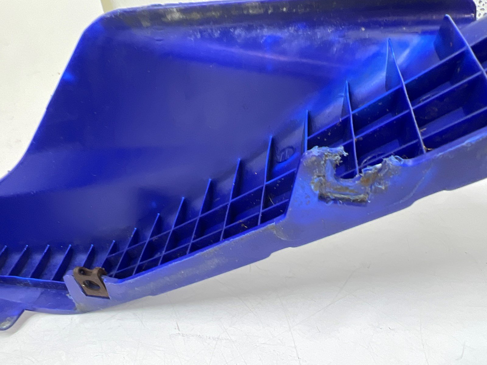 2000 Yamaha Bumper Rear Cover - Image 5
