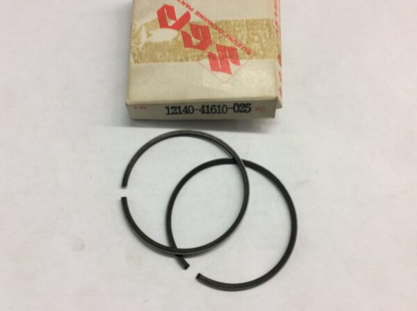 1976 Suzuki Piston Set 0.25 OS - Obsolete - Image 2