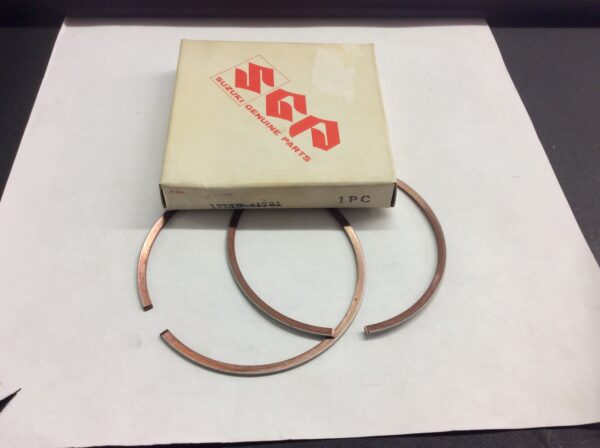 1977 Suzuki Piston Ring Set 0.50 OS RM370 - Image 2