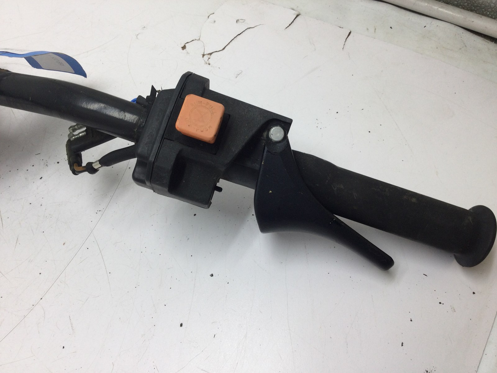 1994 Polaris Handlebar Assembly w/ 2 Heated Grips And Throttle Block - Image 4