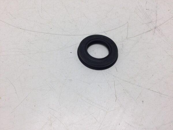 1985 Suzuki Secondary Drive Gear Oil Seal - Image 3