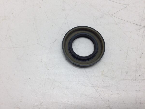 1985 Suzuki Secondary Drive Gear Oil Seal - Image 4
