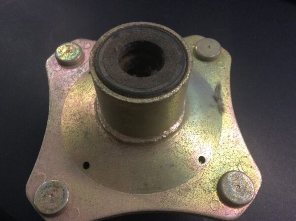1985 Suzuki Front Wheel Hub - Obsolete - Image 2