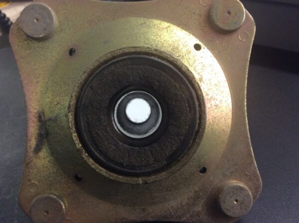 1985 Suzuki Front Wheel Hub - Obsolete - Image 4