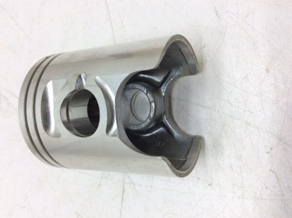 1977 Suzuki Piston 0.25 Oversized - RM100 - Image 4