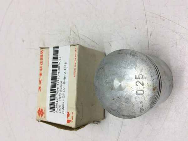 1975 Suzuki Piston 0.25 Oversized