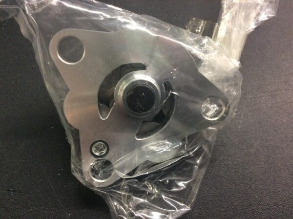 2017 Suzuki Oil Pump Assembly - Image 3