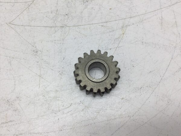 1983 Suzuki 2nd Drive Gear NT:18 - Image 3