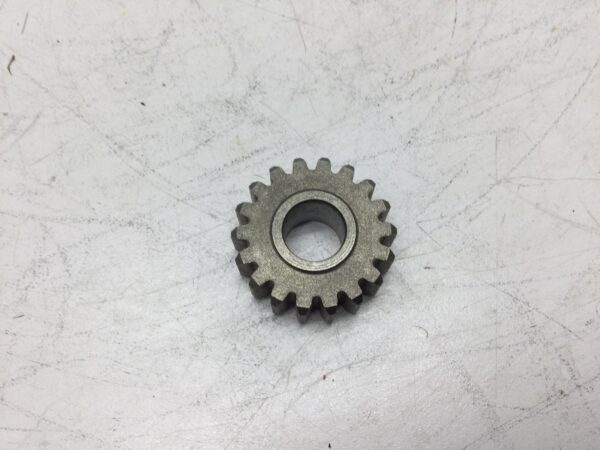 1983 Suzuki 2nd Drive Gear NT:18 - Image 4