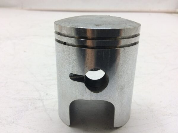 1972 Suzuki Piston OS 0.50 - Image 3