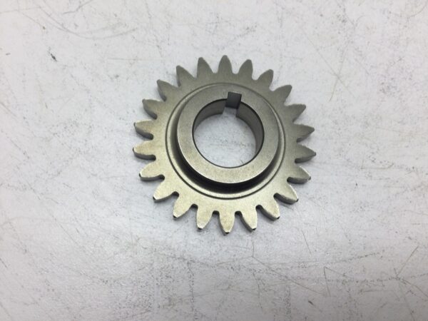2002 Suzuki Oil Pump Drive Gear - Image 2