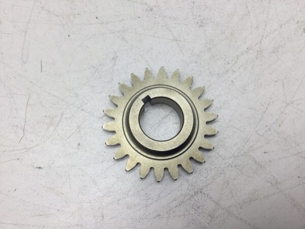 2002 Suzuki Oil Pump Drive Gear - Image 3