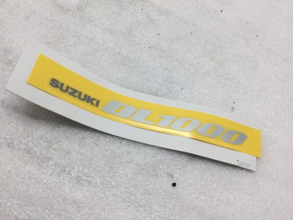 2009 Suzuki Seat Tail Cover Decal 'SUZUKI DL1000 - Image 4