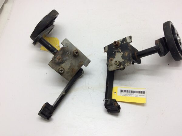 2004 Ski-Doo Rouski Retractable Ski Wheel Set - Image 5