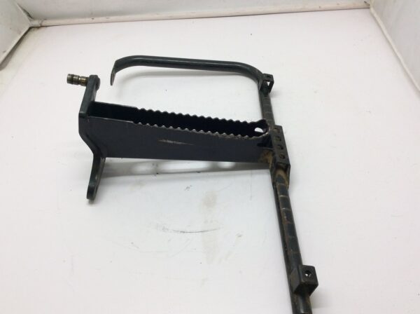 2010 Suzuki LH footrest - Image 3
