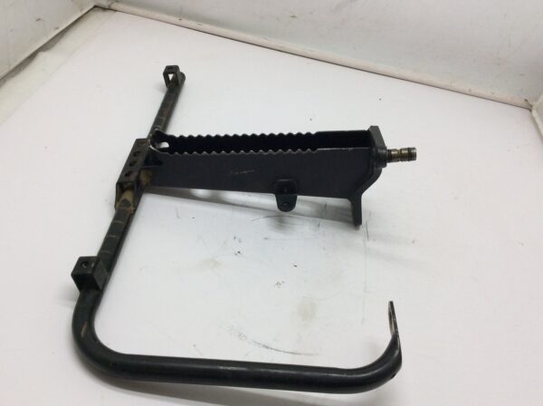 2010 Suzuki LH footrest