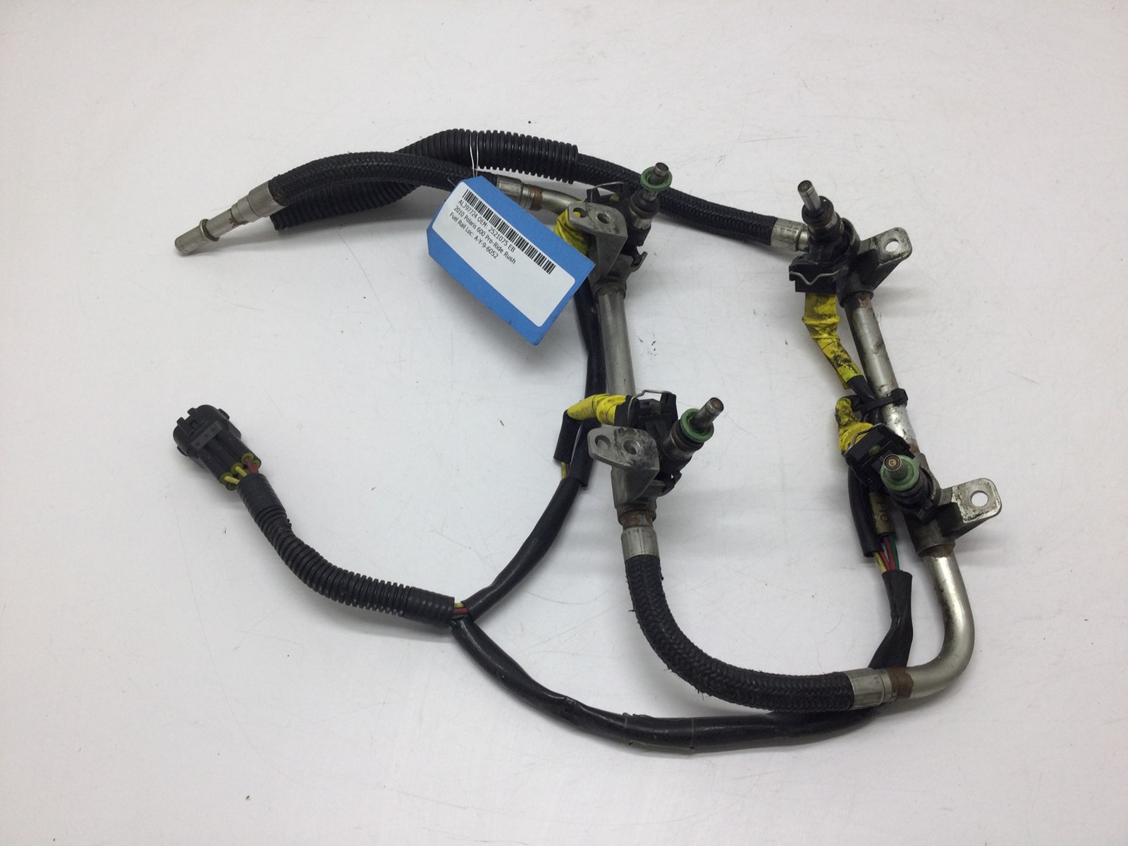 2010 Polaris Fuel Rail With Injectors - Image 2