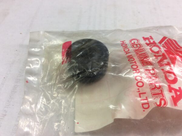 1980 Honda Rubber, Air Cleaner Housing Mount - Image 2