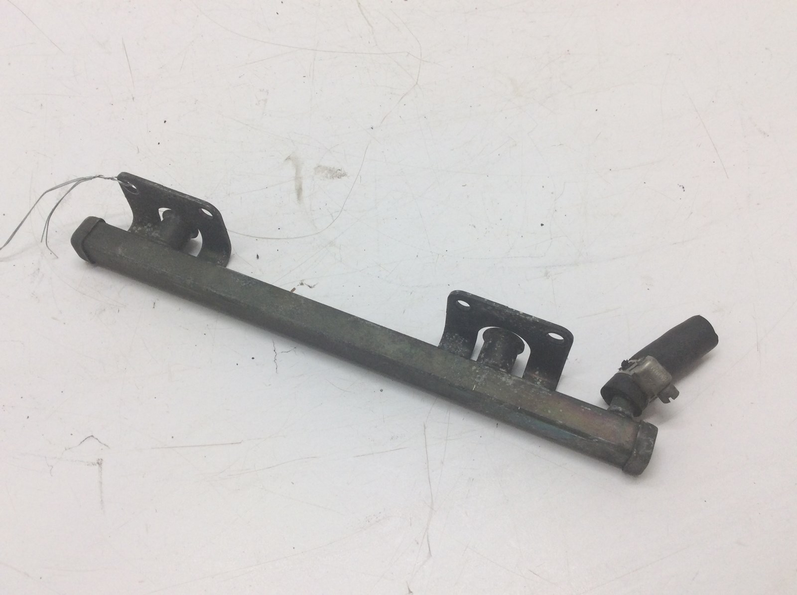 2004 Arctic Cat Fuel Rail - Image 5
