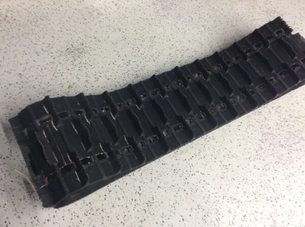 2014 Ski-Doo Track 16x137x1.75 - Image 2