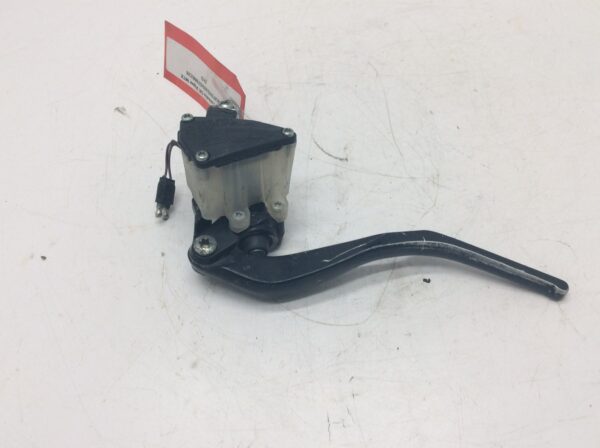 Brake Master Cylinder - Image 3