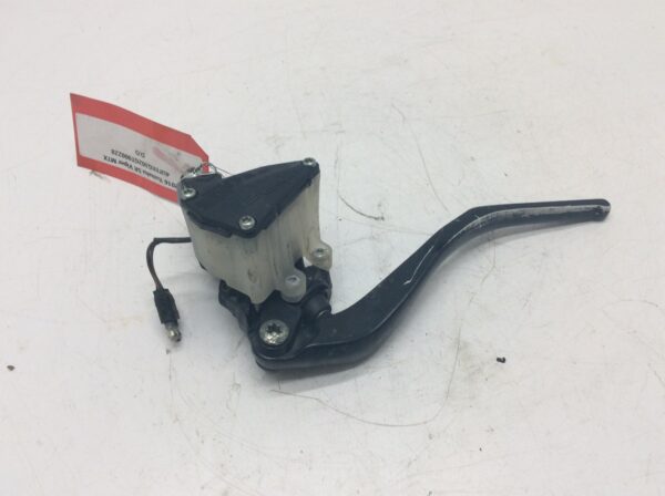 Brake Master Cylinder - Image 4