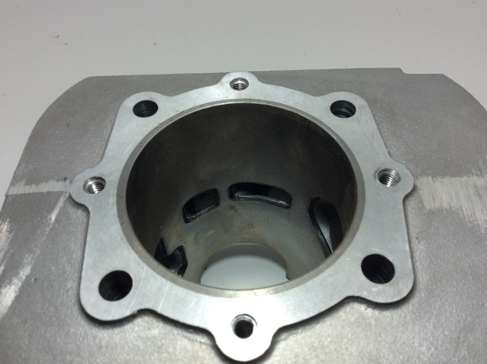 1984 Yamaha NOS MAG / Right Cylinder - Image 5