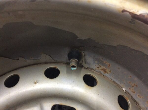 1999 Honda Rear Rim - Image 2