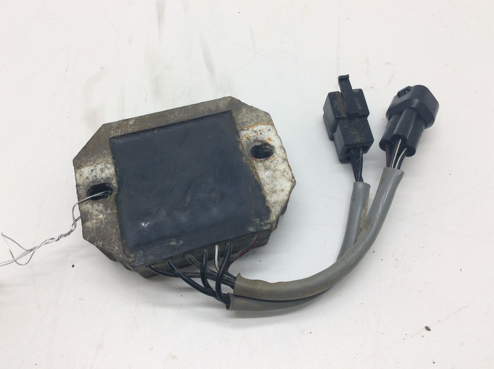 2004 Arctic Cat Voltage Regulator / Rectifier - fits 400 - Image 4