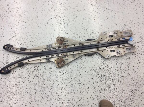 2002 Polaris LH AND RIGHT Suspension Rail 121 Race - Image 4