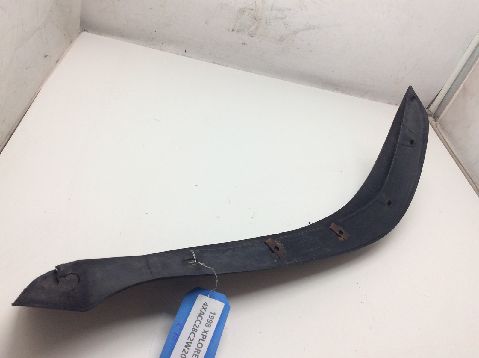 1998 Polaris USED GUARD, MUD, FRONT, BLACK, RIGHT HAND - Image 5