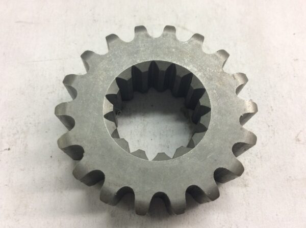 1993 Yamaha Sprocket Drive Chain 18T - Image 2
