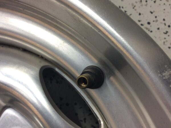 2015 Suzuki Rear Rim 12x7.5 - Image 3